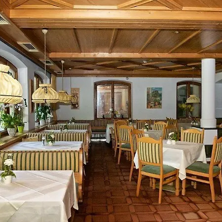 ホテル Evianquelle 3*