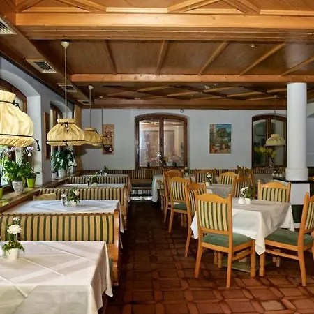 ホテル Evianquelle 3*